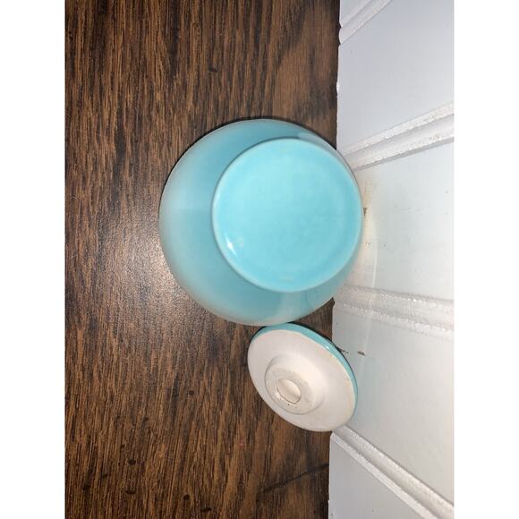 Vintage Small 3” Pottery Lidded Fragrance Jar - Turquoise Blue w/ Pink Florals - Picture 4 of 4